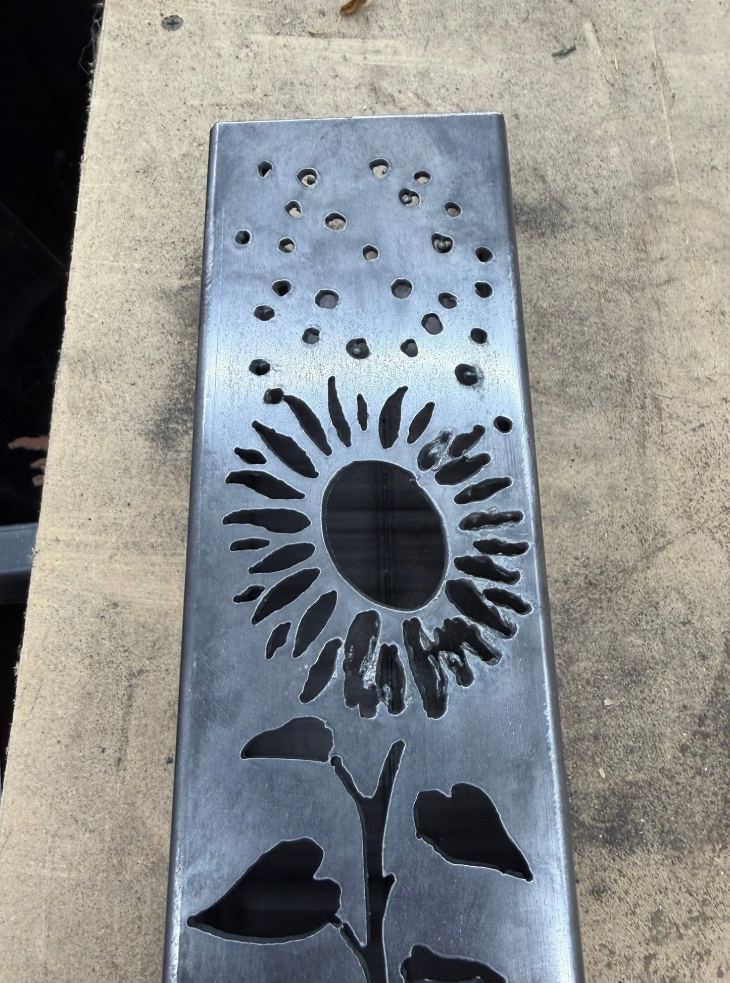 DEFECT - Sunflower Pillar Luminary w/ Solar Cap | 16 - inch - defect - Northern Forge, LLC