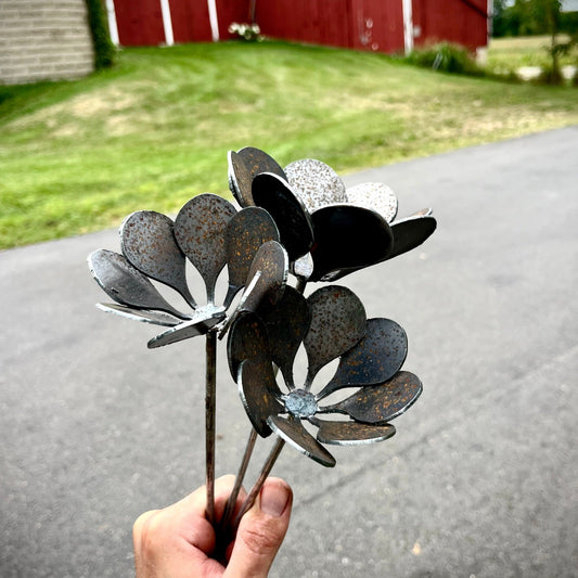 3-Pack Metal Flowers w/ Stem - garden - home - Northern Forge, LLC