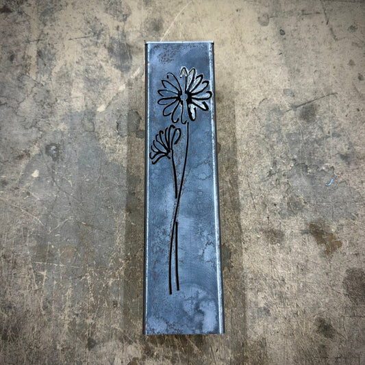 DEFECT - Daisies Pillar Luminary w/ Solar Cap | 12-inch