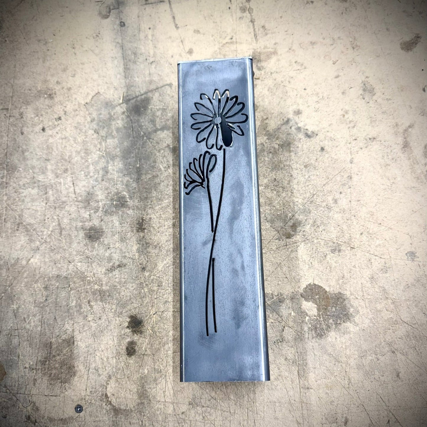 DEFECT - Daisies Pillar Luminary w/ Solar Cap | 12 - inch - defect - Northern Forge, LLC
