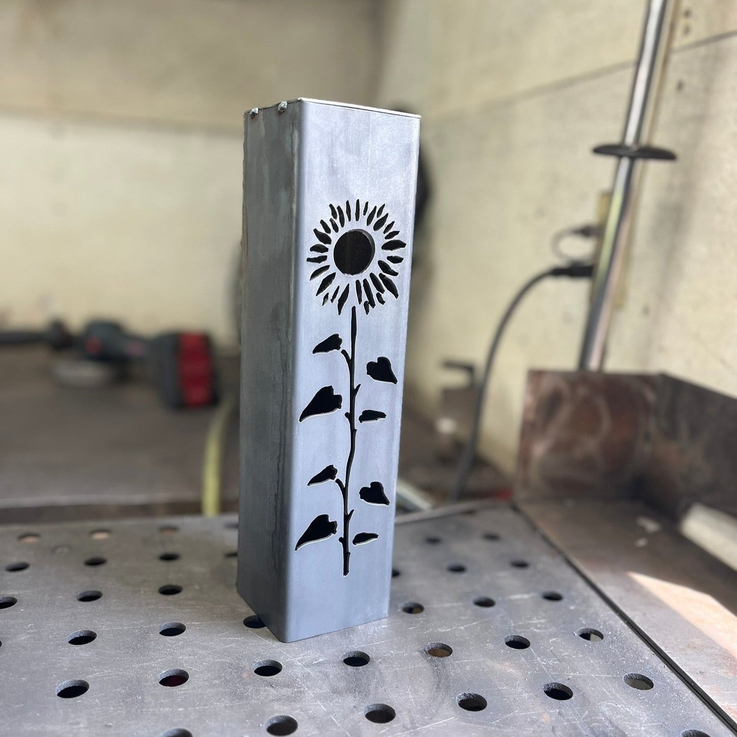 DEFECT - Sunflower Pillar Luminary w/ Solar Cap | 12 - inch - defect - Northern Forge, LLC