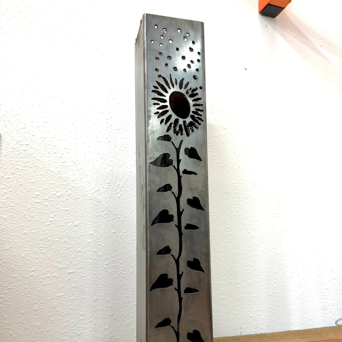 DEFECT - Sunflower Pillar Luminary w/ Solar Cap | 16 - inch - defect - Northern Forge, LLC