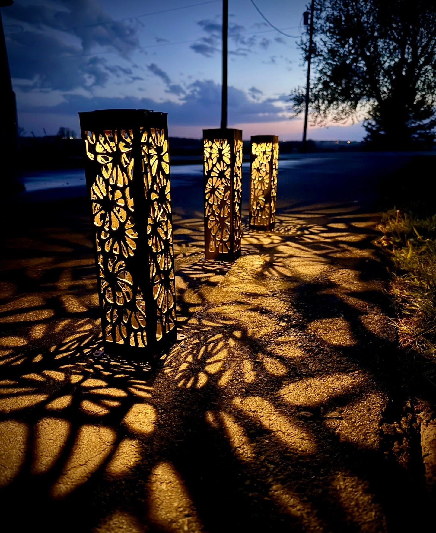 Floral Burst Steel Luminary Pillar | Multiple Sizes - flower pillar - landscape lighting - Northern Forge, LLC