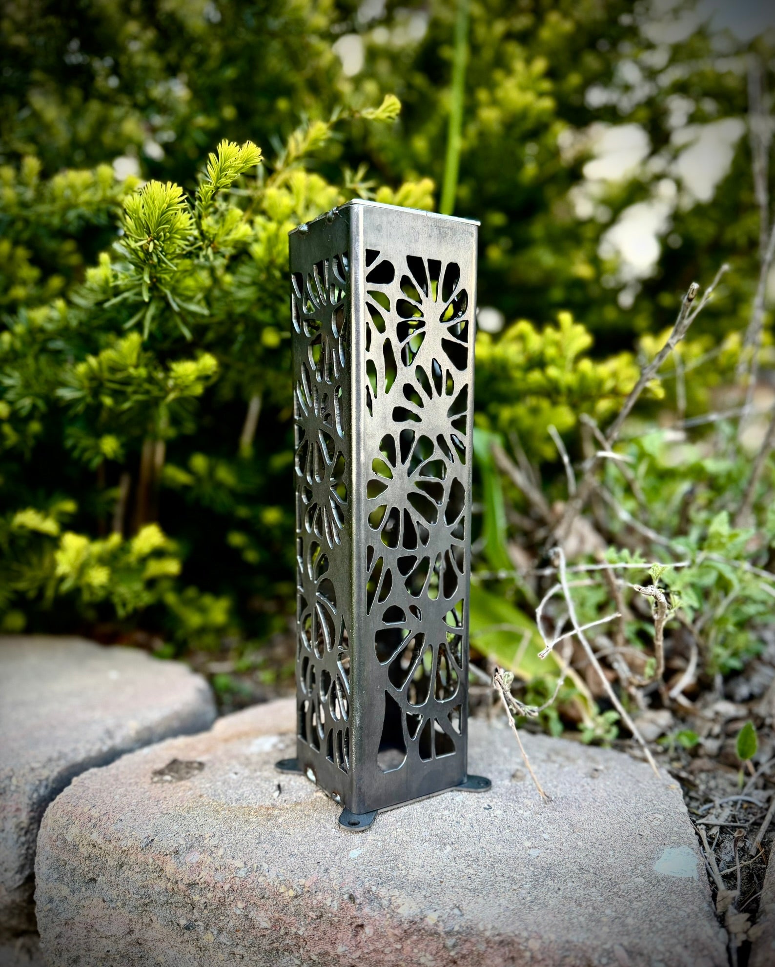 Floral Burst Steel Luminary Pillar | Multiple Sizes - flower pillar - landscape lighting - Northern Forge, LLC