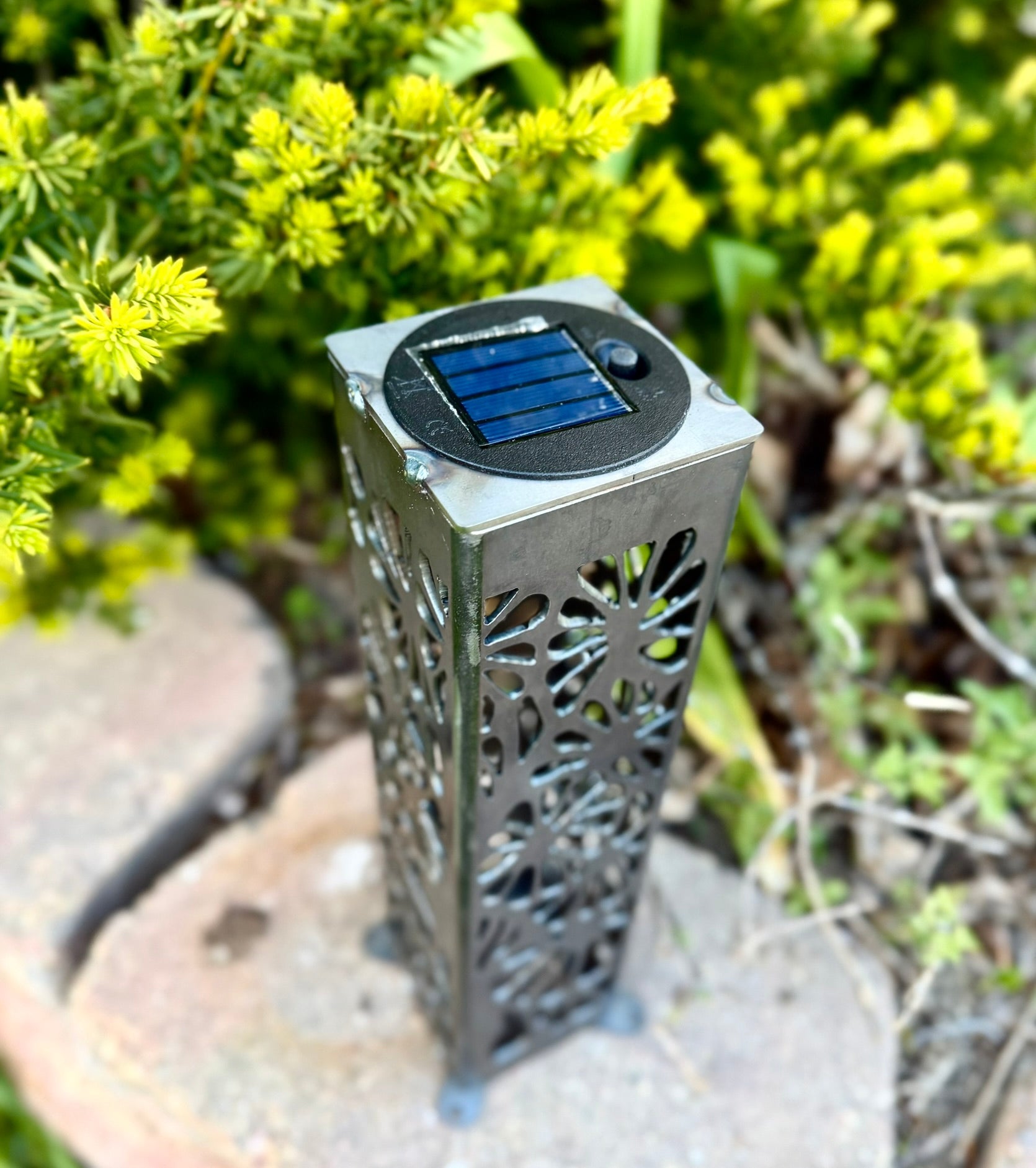 Floral Burst Steel Luminary Pillar | Multiple Sizes - flower pillar - landscape lighting - Northern Forge, LLC